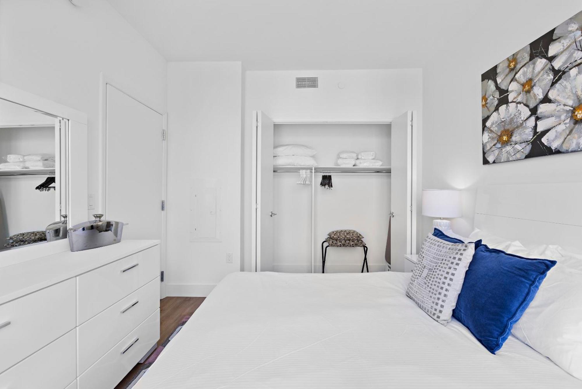 Global Luxury Suites Downtown Вайт-Плейнс Номер фото